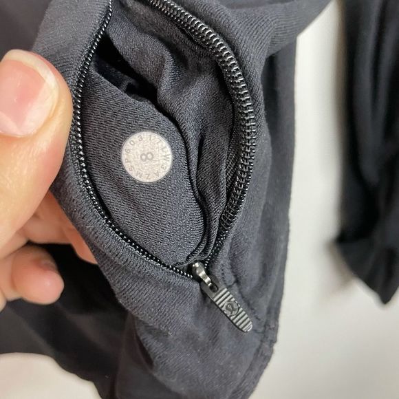 Lululemon Solid Black Long Sleeve Crew Neck with Hand Warmers Size 8 - Picture 3 of 6